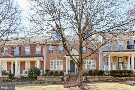 13824 CUSTIS SQ