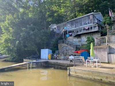 2140 BLACKBERRY LANE