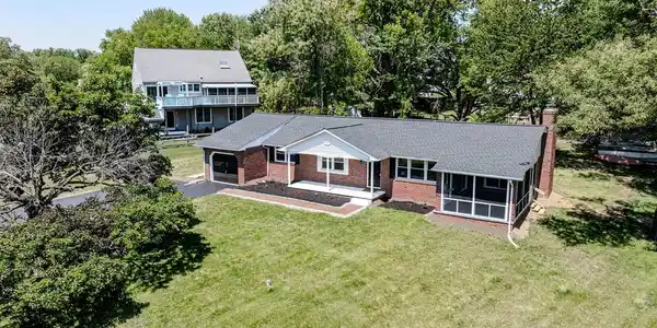 56 MOWBRAY LANE