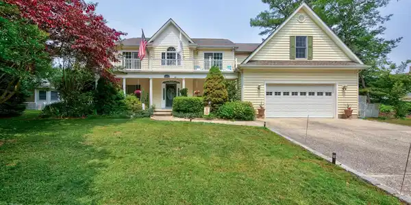 102 LONDON CIR S