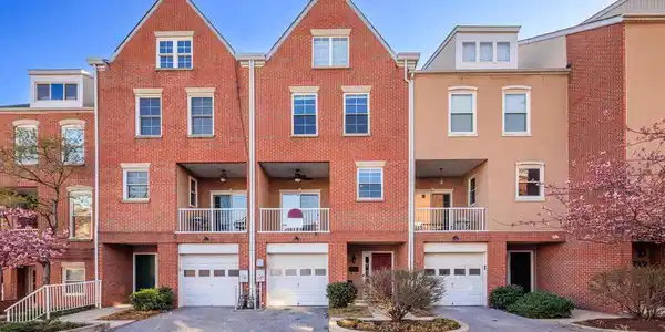 2349 CAMBRIDGE WALK