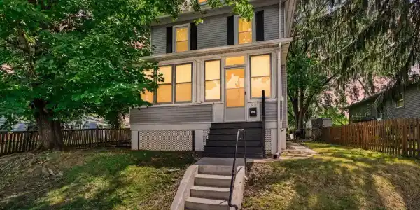 109 W HILLTOP ROAD