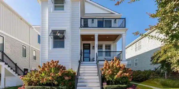 24 N FREDERICKSBURG