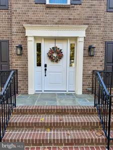 201 AUTUMN CHASE DRIVE