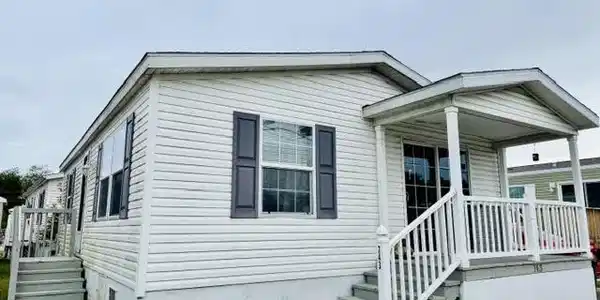 743 MEADOWVIEW LANE