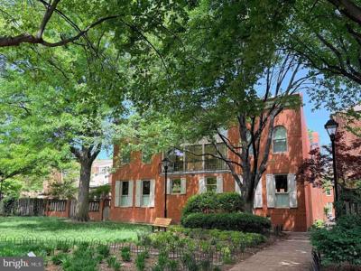 121 LEE STREET