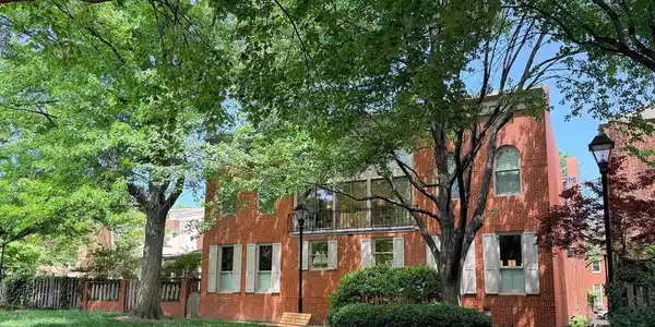 121 LEE STREET