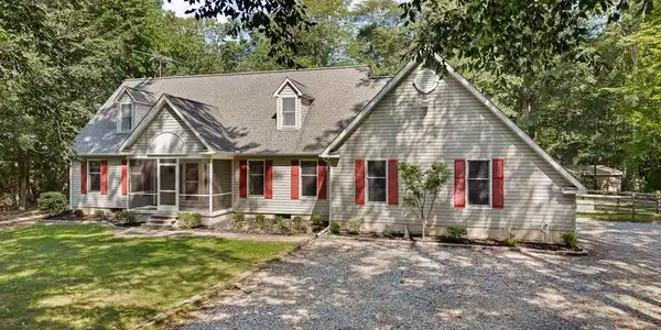 105 THOROUGHFARE NECK ROAD
