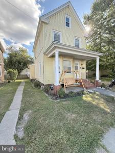 402 ROBBINS STREET