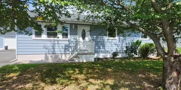 132 QUAKER ROAD