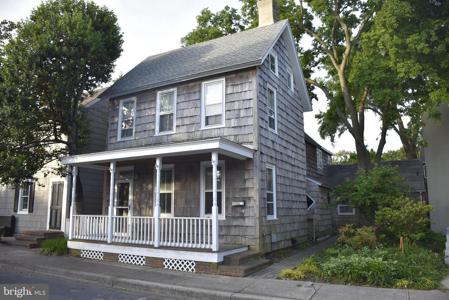 212 W 3RD STREET