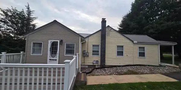 1443 APPLETON ROAD