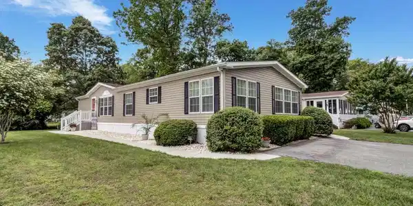 33261 HIGH BUSH COVE