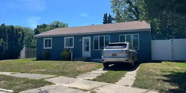 5 LINDEN CIRCLE
