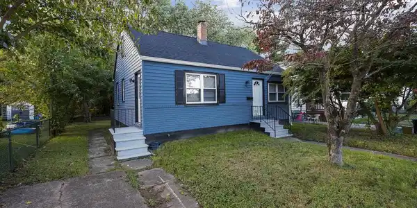 821 S WOODLYNN ROAD