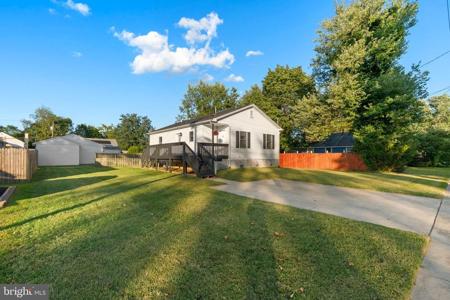 42 LAKEVIEW AVENUE