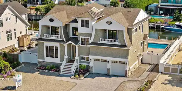 24 BEACON DRIVE