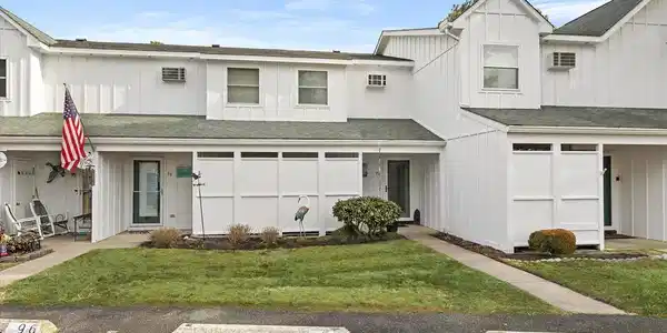 38050 MOCKINGBIRD LANE