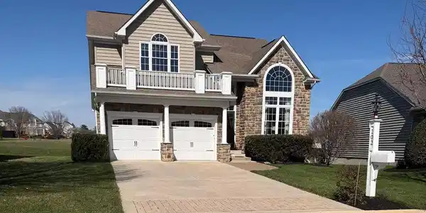 102 FLYING EBONY PLACE