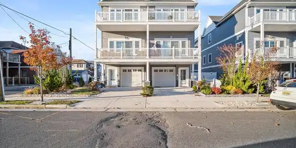 2 BATON ROUGE AVENUE