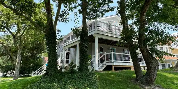 3102 SHORE DRIVE