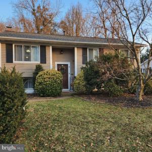 525 KENORA DRIVE