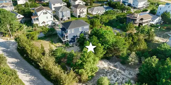 902 BAY SHORE DRIVE