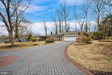 1854 LINDAMOOR DRIVE