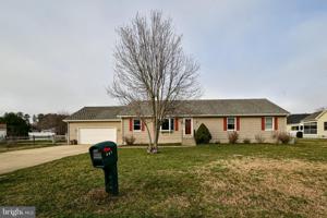 507 LAKE COURT