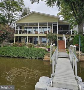 17 RIVER ROAD