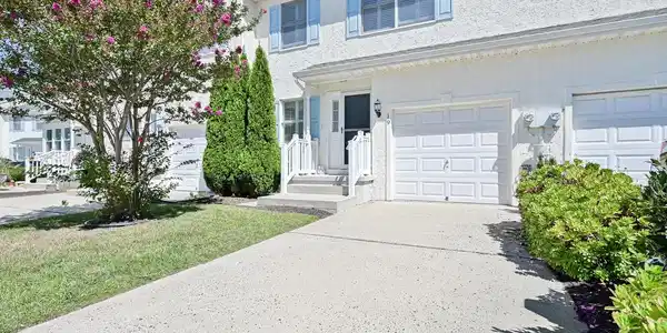 19 HORIZON LANE
