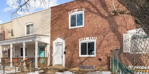 814 JACK ST