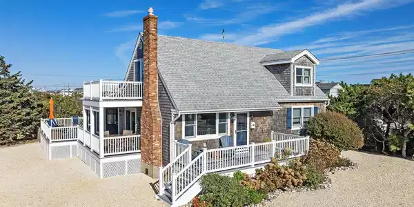 3 WARWICK AVENUE