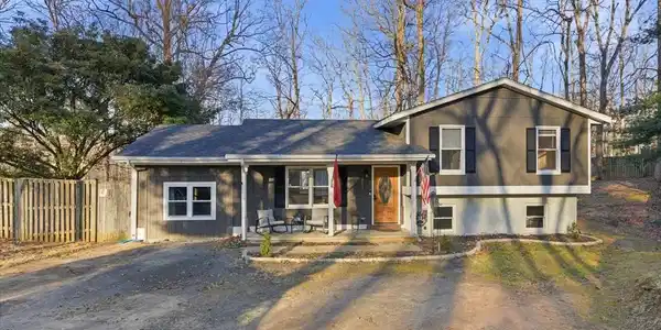 527 DILLON DRIVE