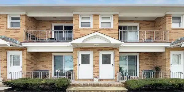 27 ANNAPOLIS AVENUE
