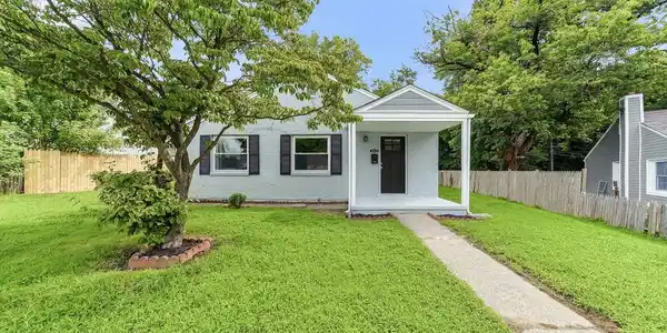 304 FRAZER PLACE