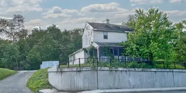 807 BLADEN STREET