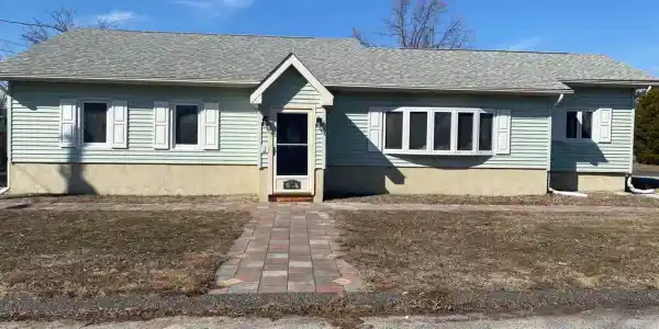 18 VASSAR AVE