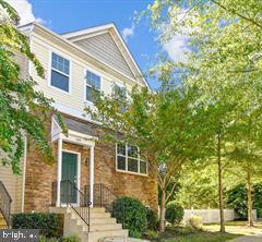 335 ENGLISH OAK LANE