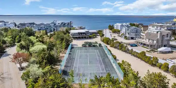 128 LONG BEACH