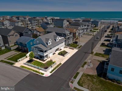 1200 BEACH AVE E