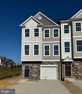 245 SULLIVAN LANE