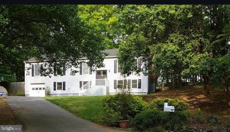 4 WOODFLOWER COURT