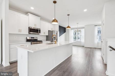 1536 HUDSON VIEW ROAD