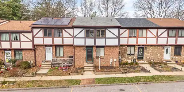 1233 BIRCHCREST COURT