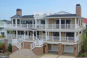 121 BREAKWATER REACH