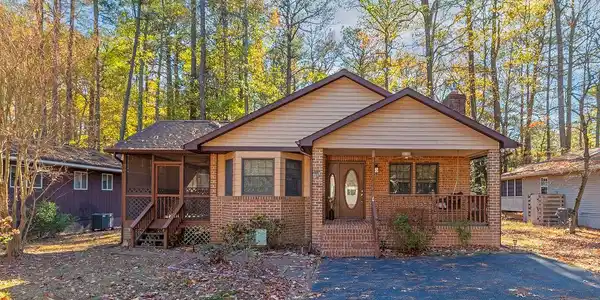 4 BEECHNUT COURT