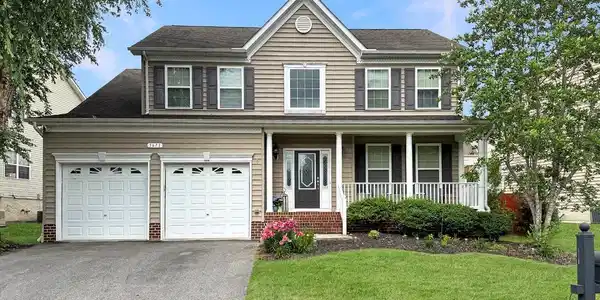 3671 MIDDLE GROUND COURT