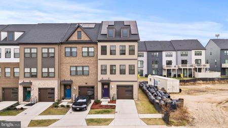 7711 RED MOON WAY