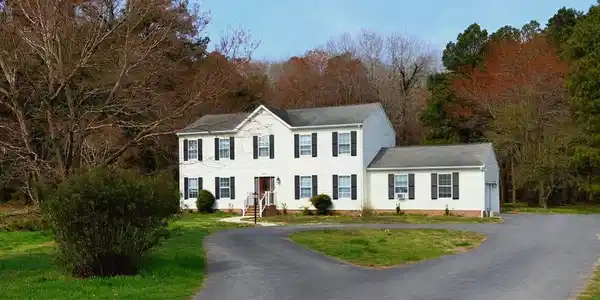 10156 PINEVIEW LANE